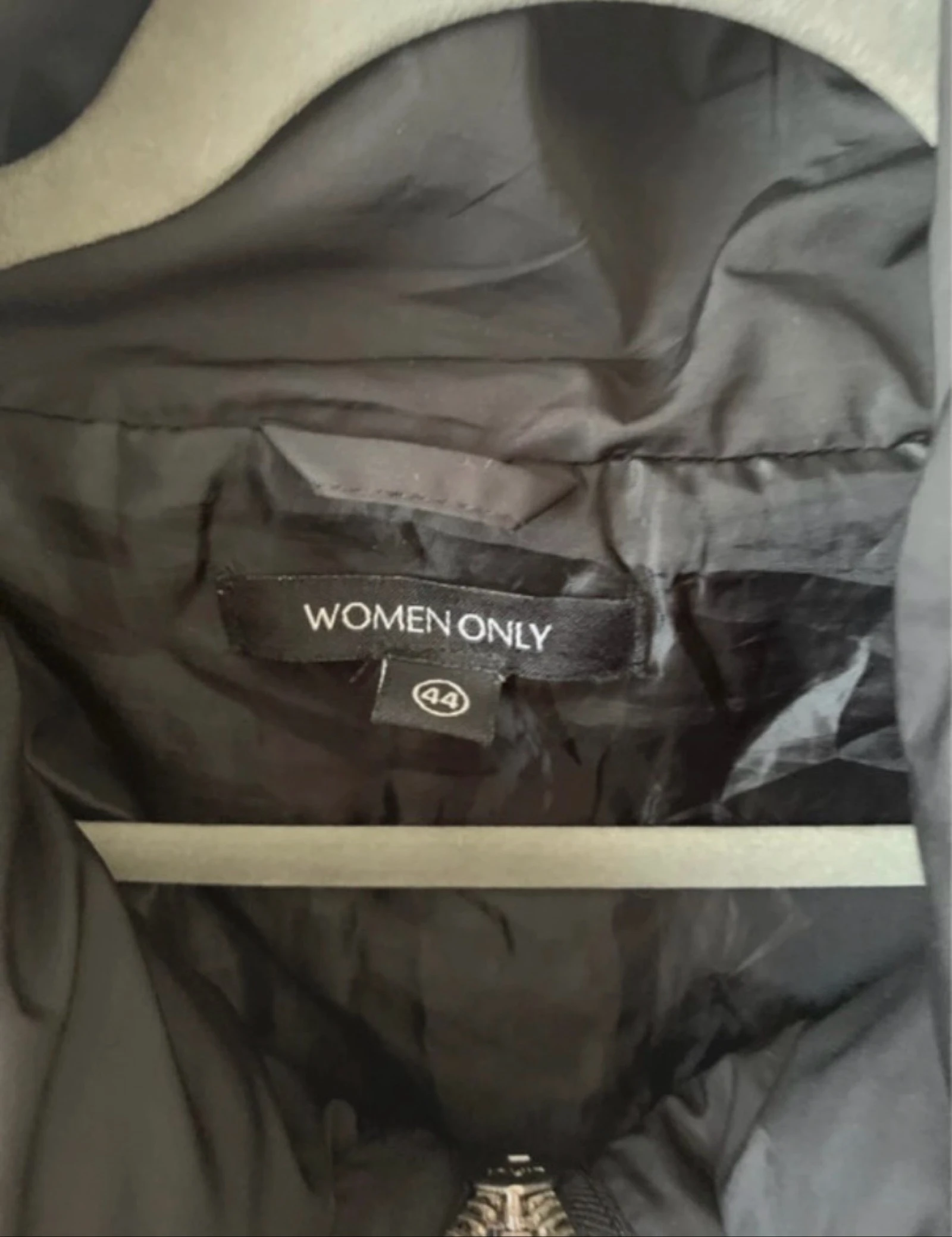 Women's black winter puffer jacket - Size L/XL Sans marque – photo 3